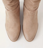 THE GIULIA - SUÈDE KNIELAARZEN